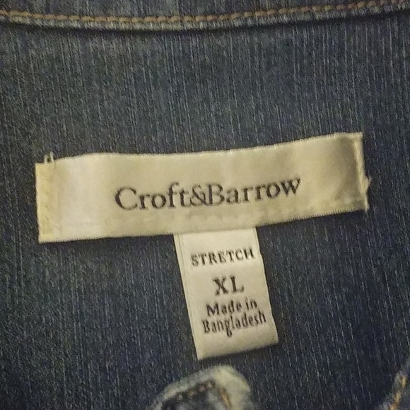 Denim jacket . 5 Button. Double button cuff - Picture 3 of 3